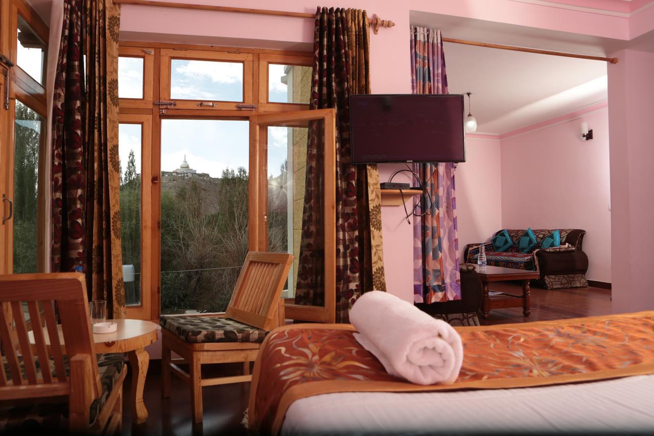 Hotel Nature'S Land Лех Экстерьер фото